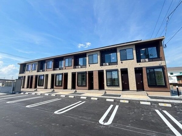 ファミーリエの物件外観写真